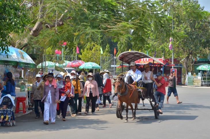 Hội xuân núi Bà: Từ mùng 1 – 7 Tết, thu hút gần 743.000 lượt khách tham quan
